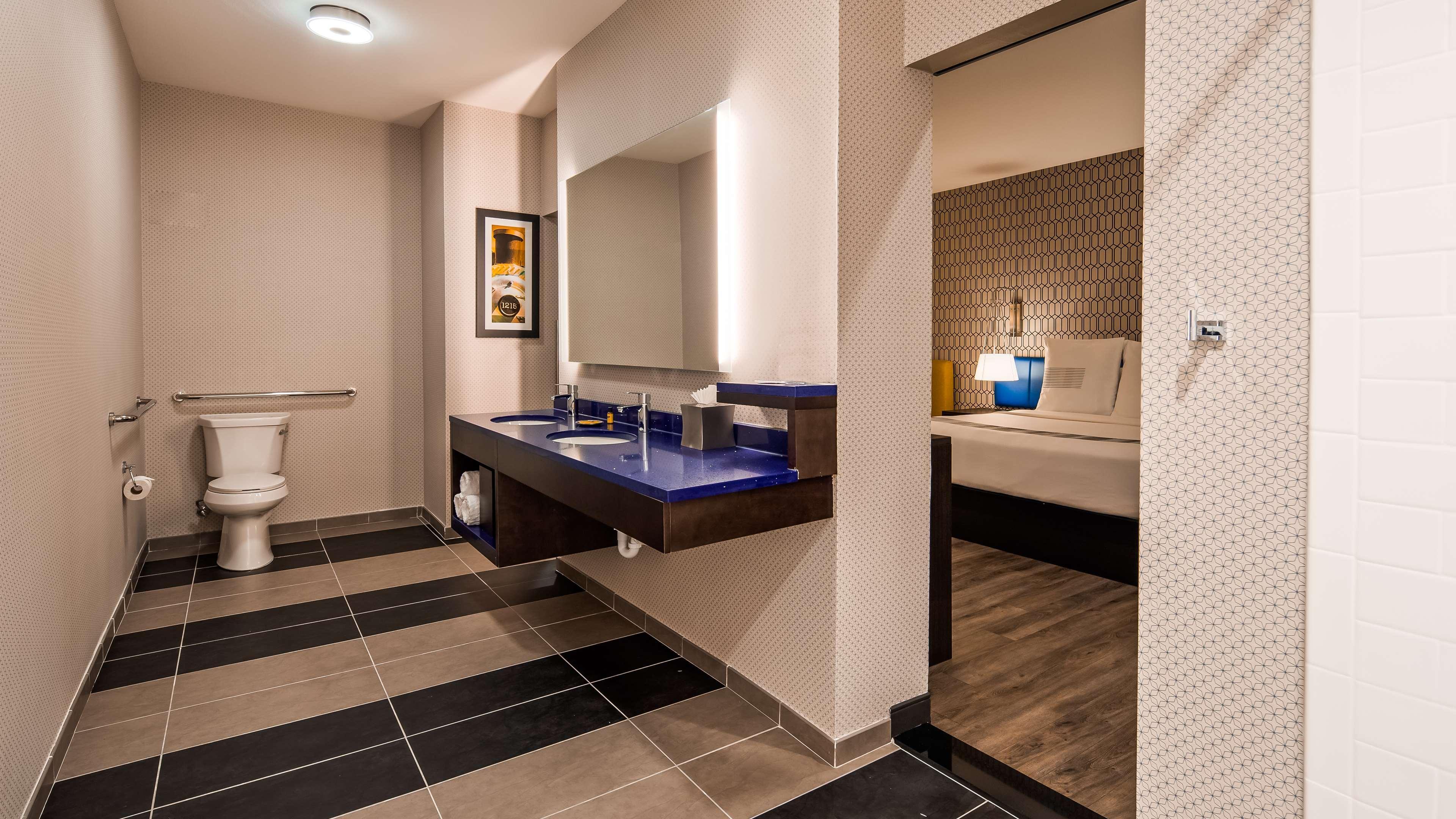 Glo Best Western Desoto Dallas Exterior photo