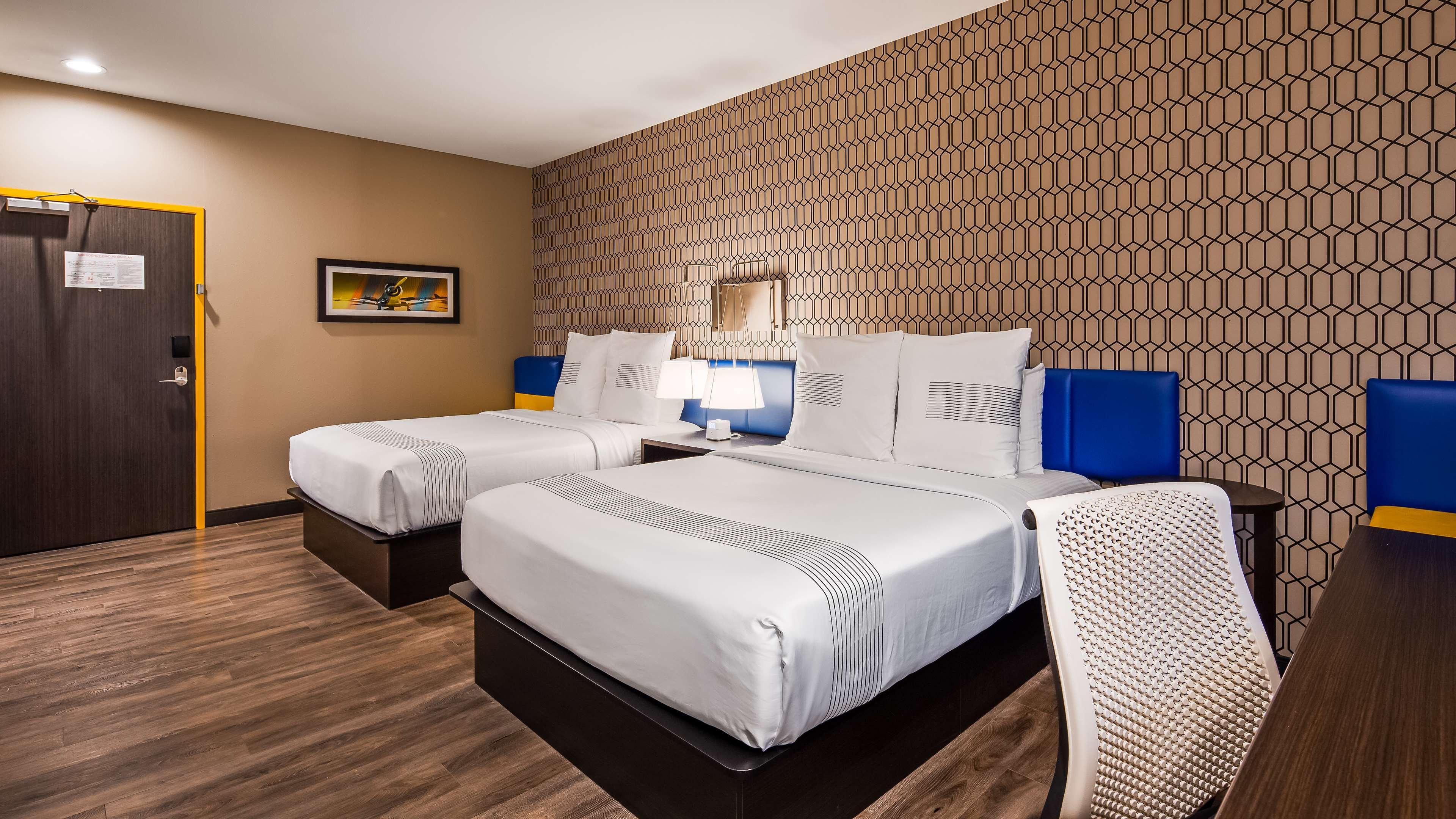 Glo Best Western Desoto Dallas Exterior photo