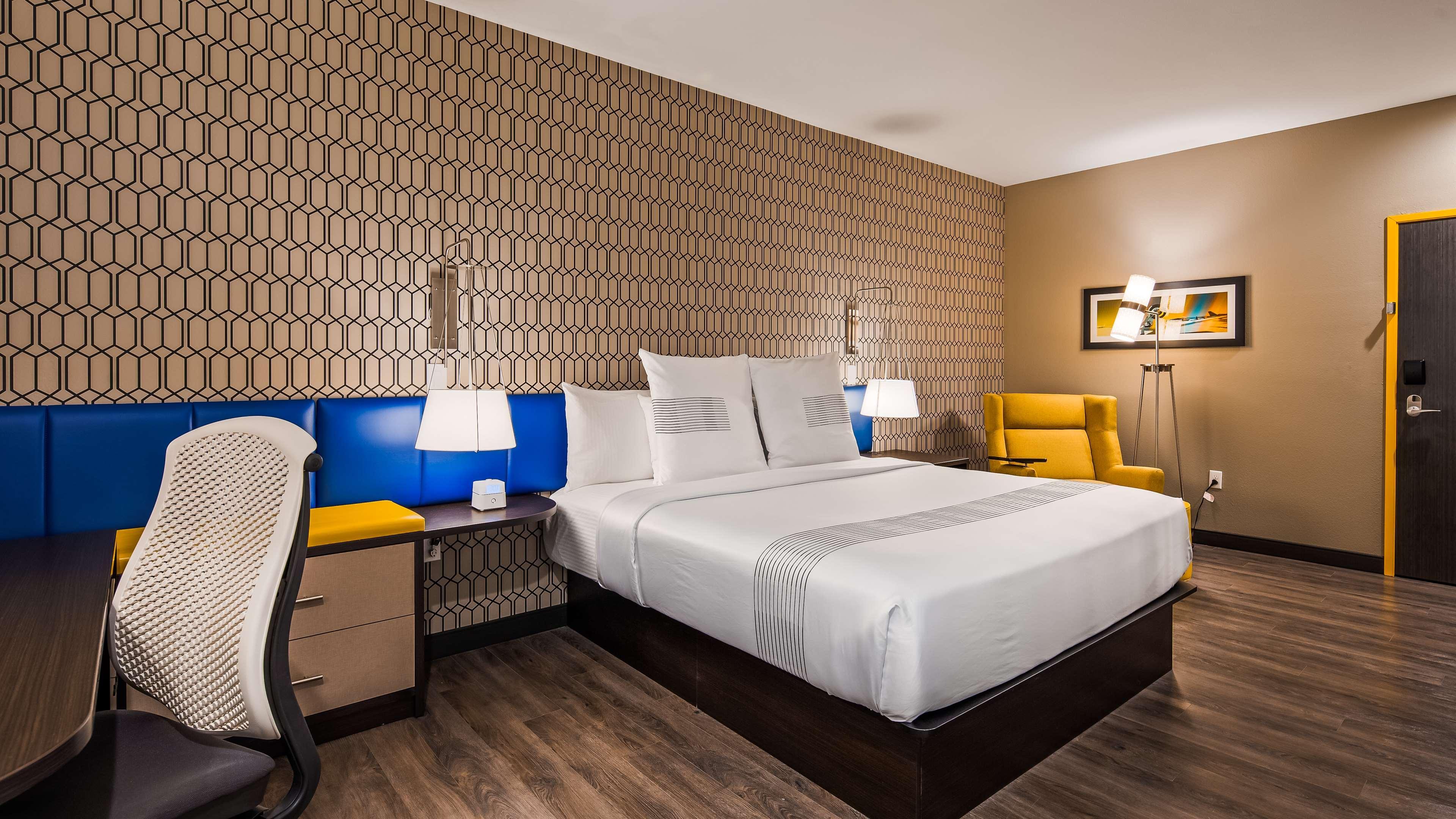 Glo Best Western Desoto Dallas Exterior photo