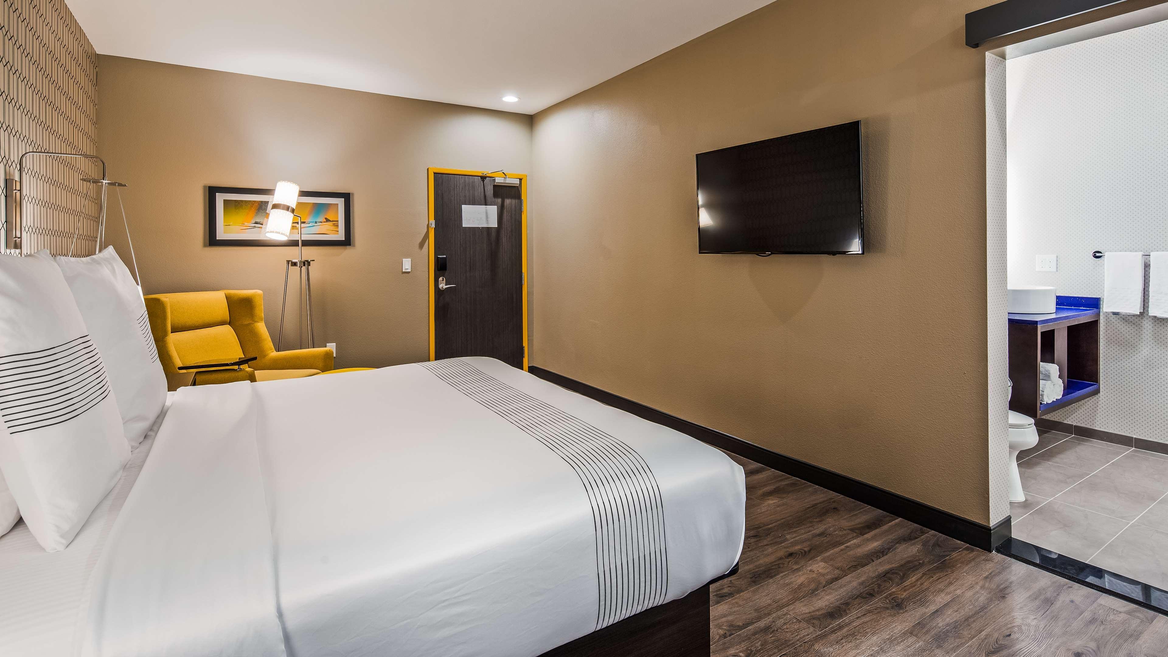 Glo Best Western Desoto Dallas Exterior photo