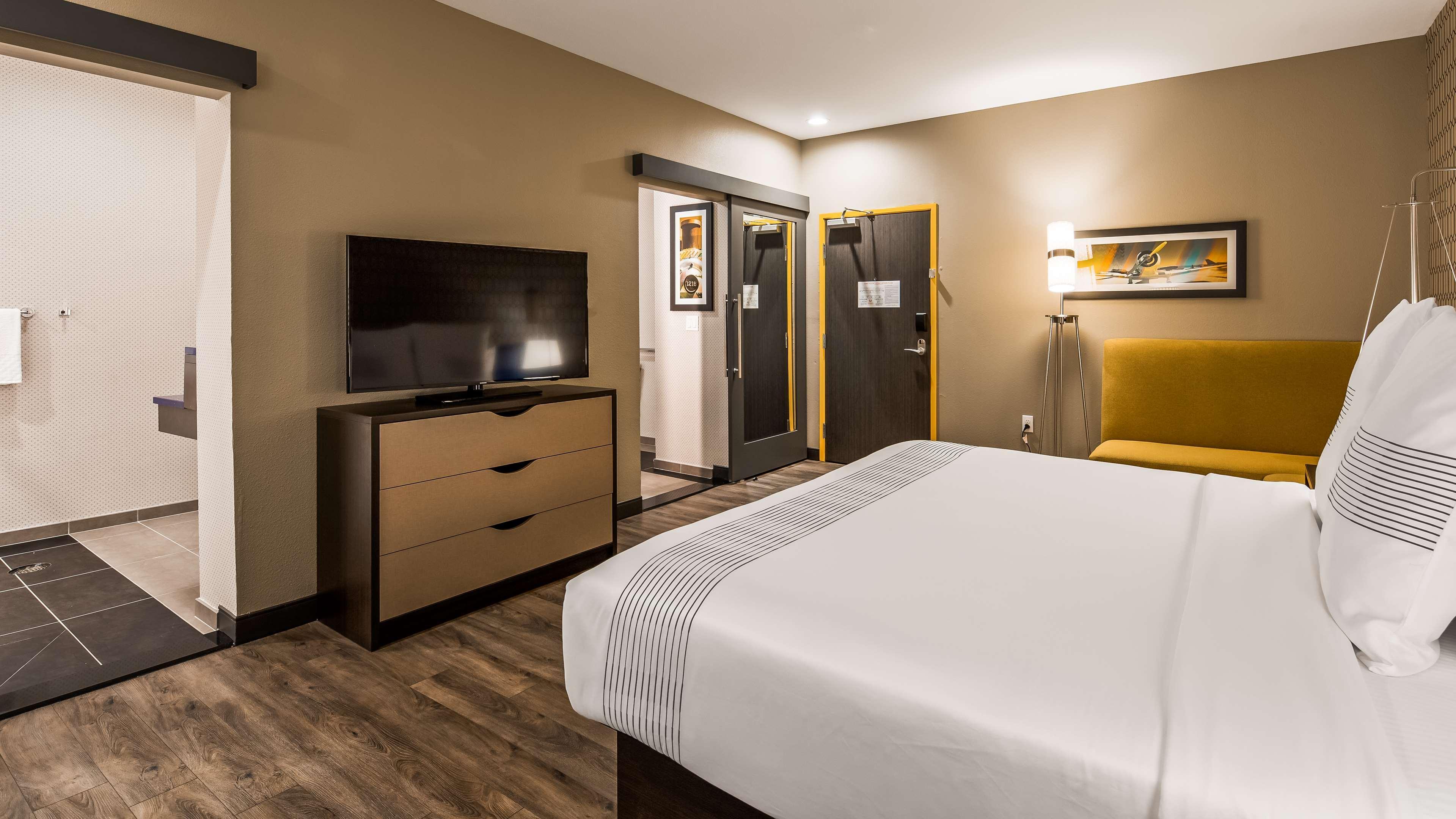 Glo Best Western Desoto Dallas Exterior photo