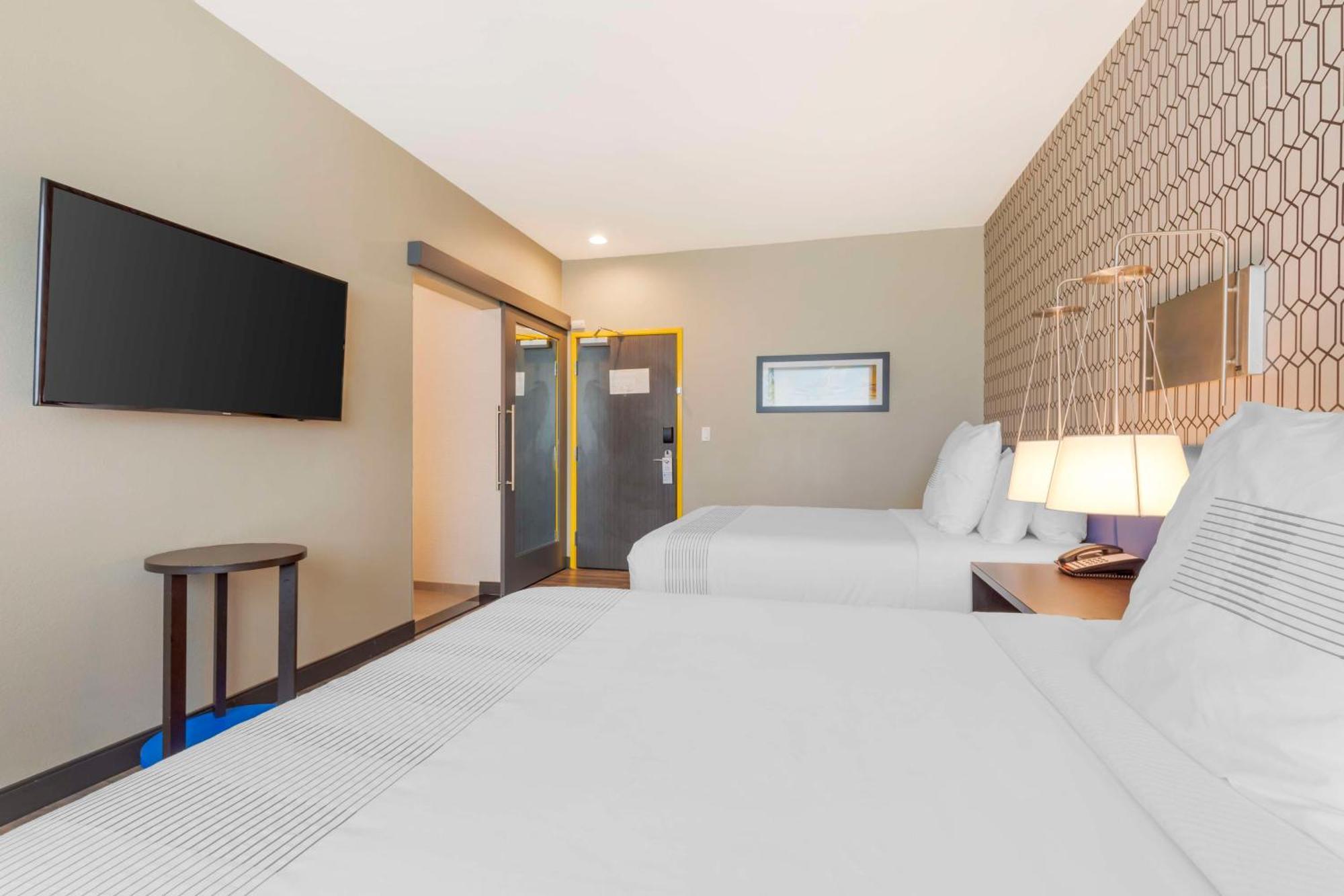 Glo Best Western Desoto Dallas Exterior photo