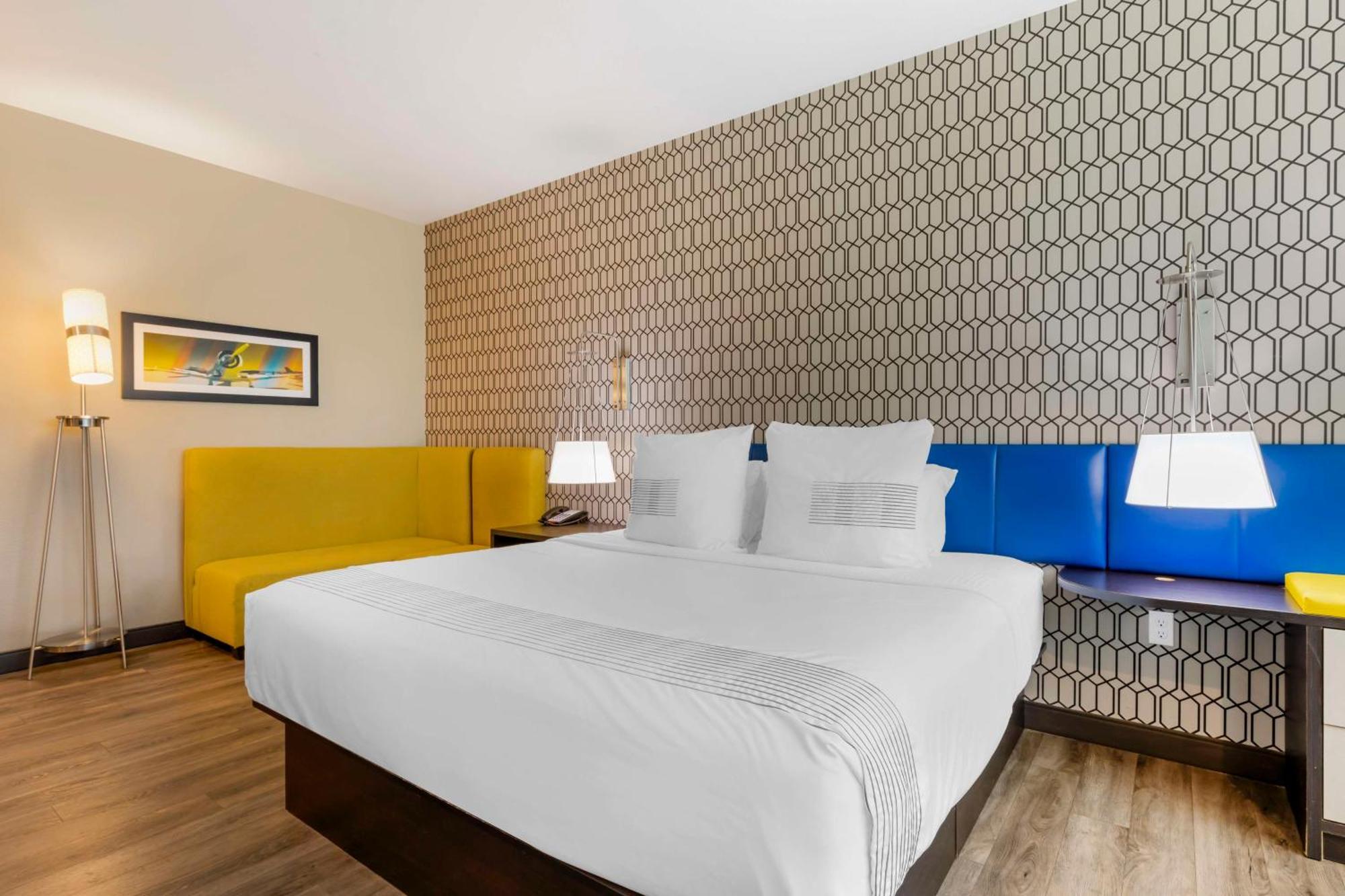 Glo Best Western Desoto Dallas Exterior photo