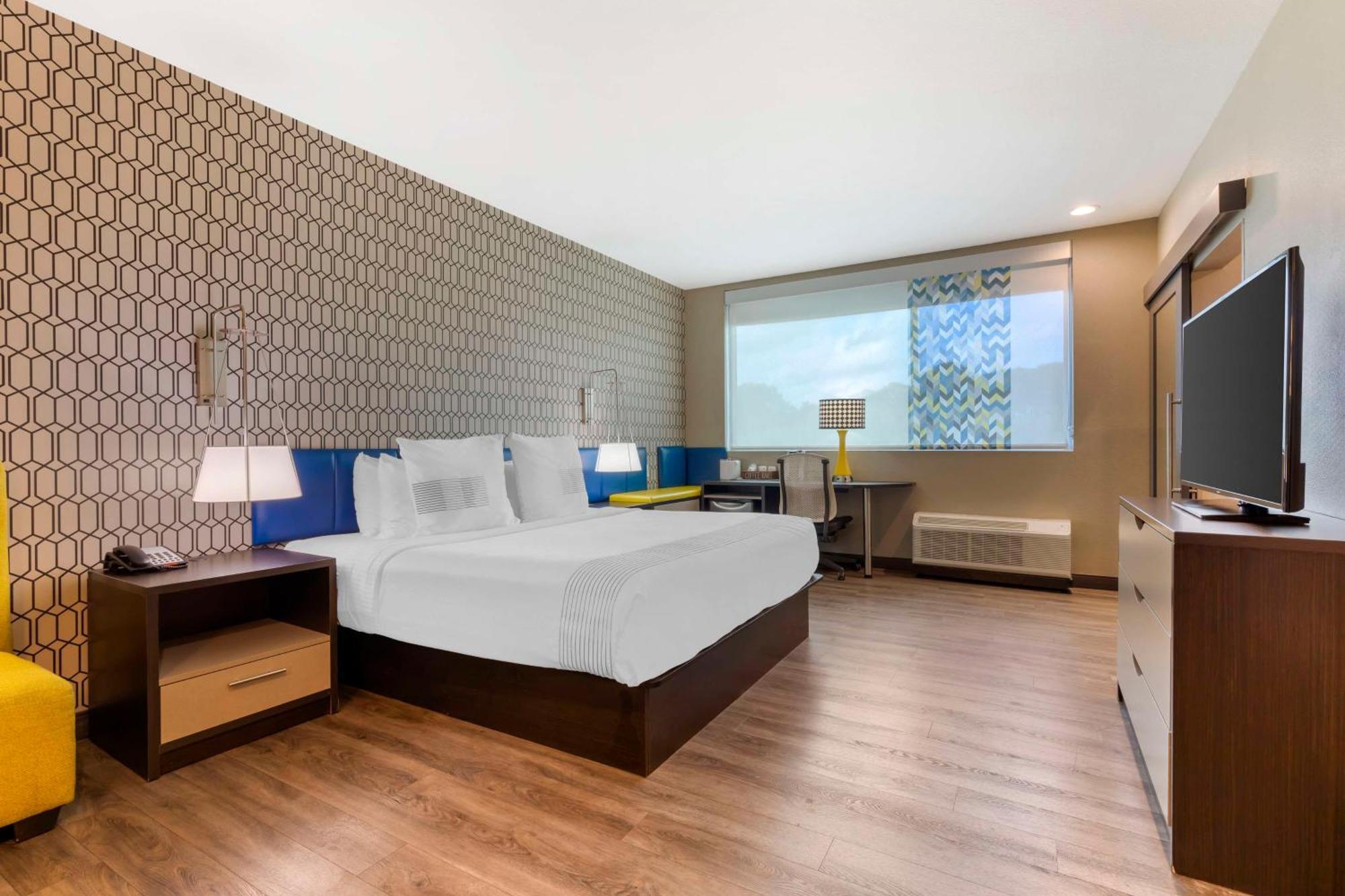 Glo Best Western Desoto Dallas Exterior photo